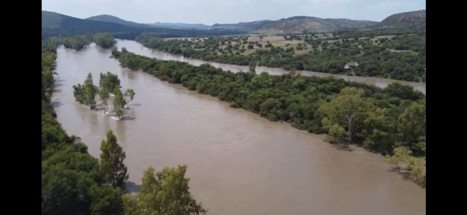 Aerial view over Kleinbos Game Breeders and the Vredefort Dome, photo 2